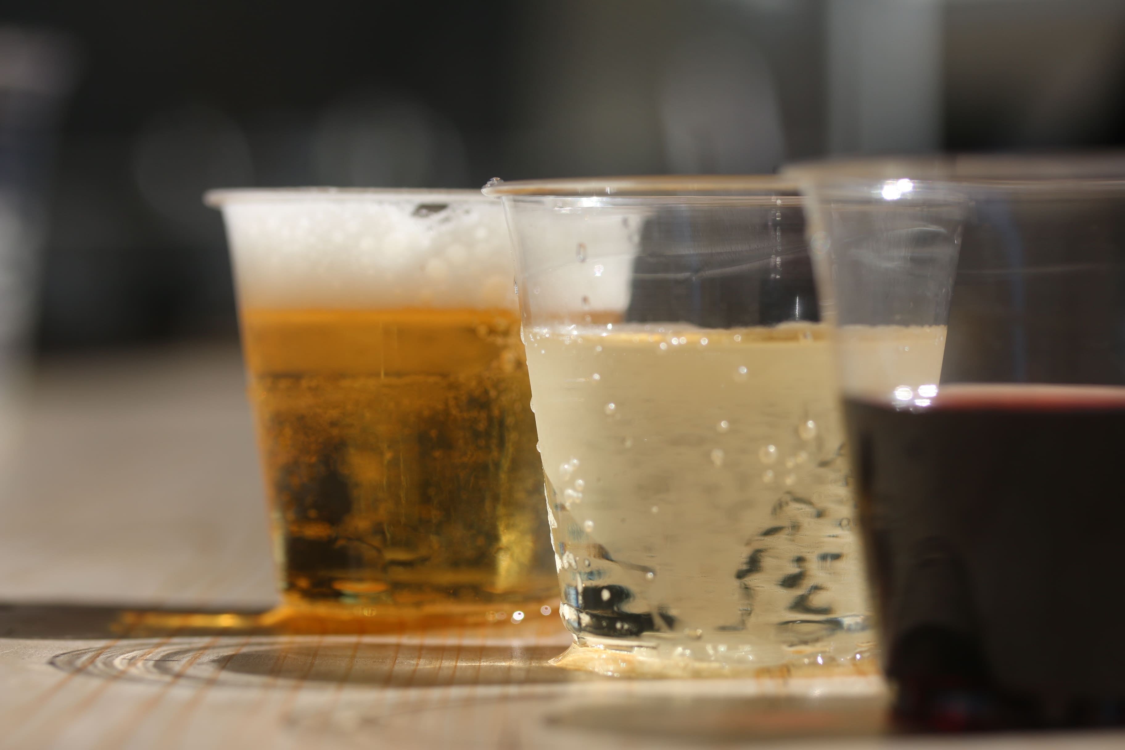 クラフトビール、神戸ワイン、ウイスキーなど様々なドリンクもお楽しみいただけます