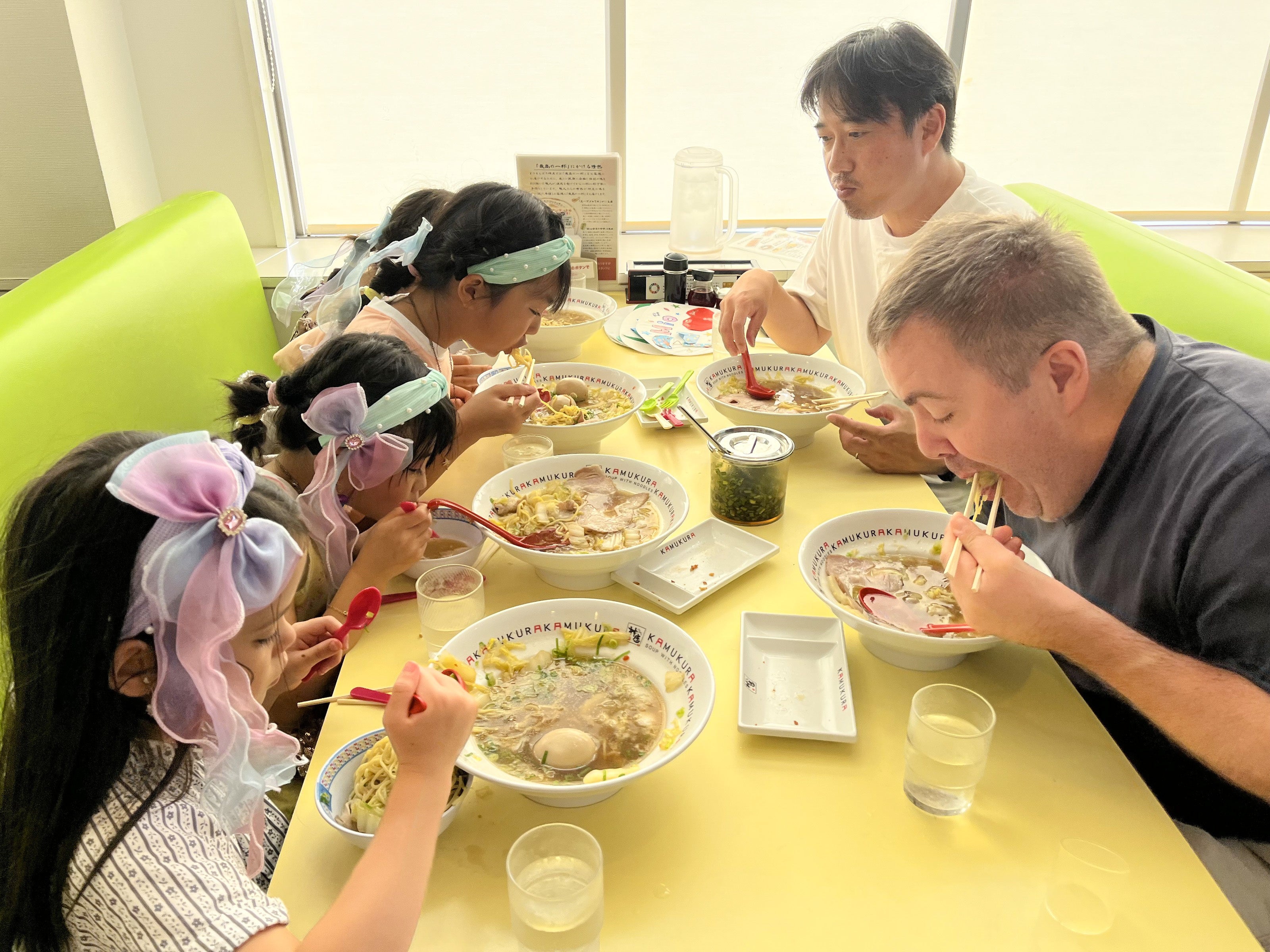 お腹いっぱいラーメンを食べてくれました
