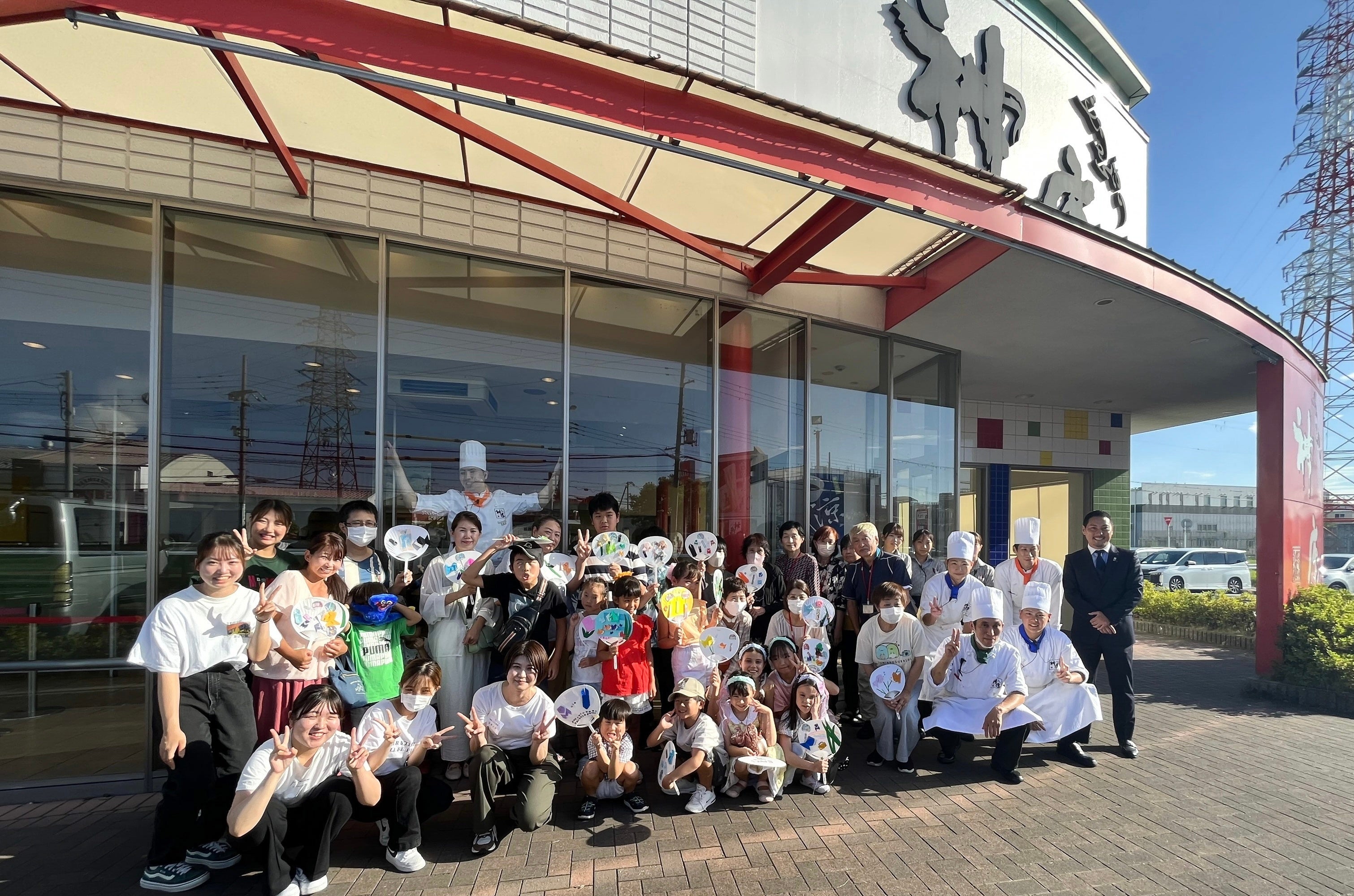 鶴見店　集合写真